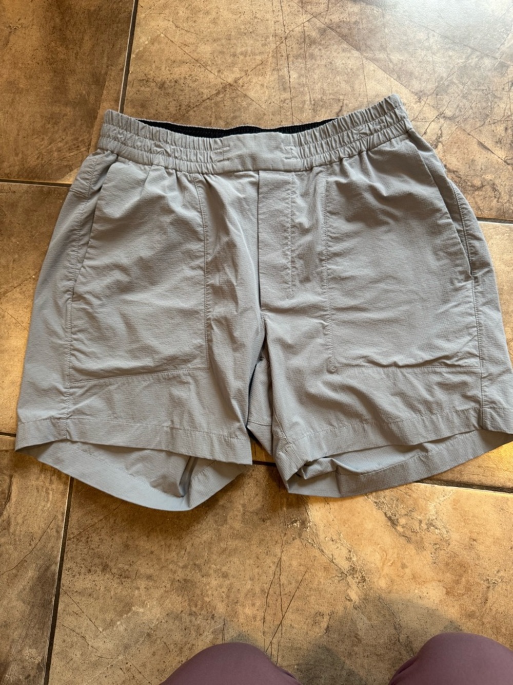 Men’s grey lululemon shorts